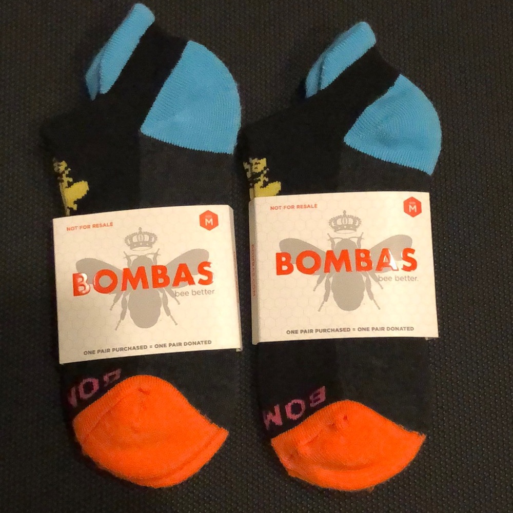 2 pairs Bombas socks size M